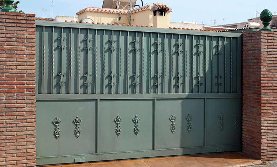 sliding gate